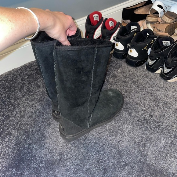 Uggs - Picture 2 of 3